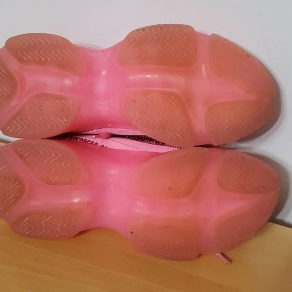 Steve Madden Maxima SM NY90 Pink Stone Sneakers Size 8 - Picture 7 of 13